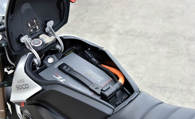 Boîte de rangement pour SUPER  - Motorcycle Gear Tidy avis et prix